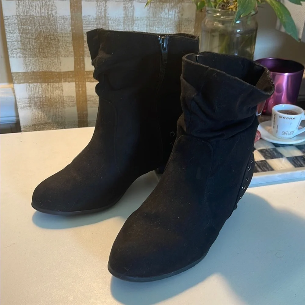 SO Black Ankle Booties with Suede Finish - Picture 9 of 16